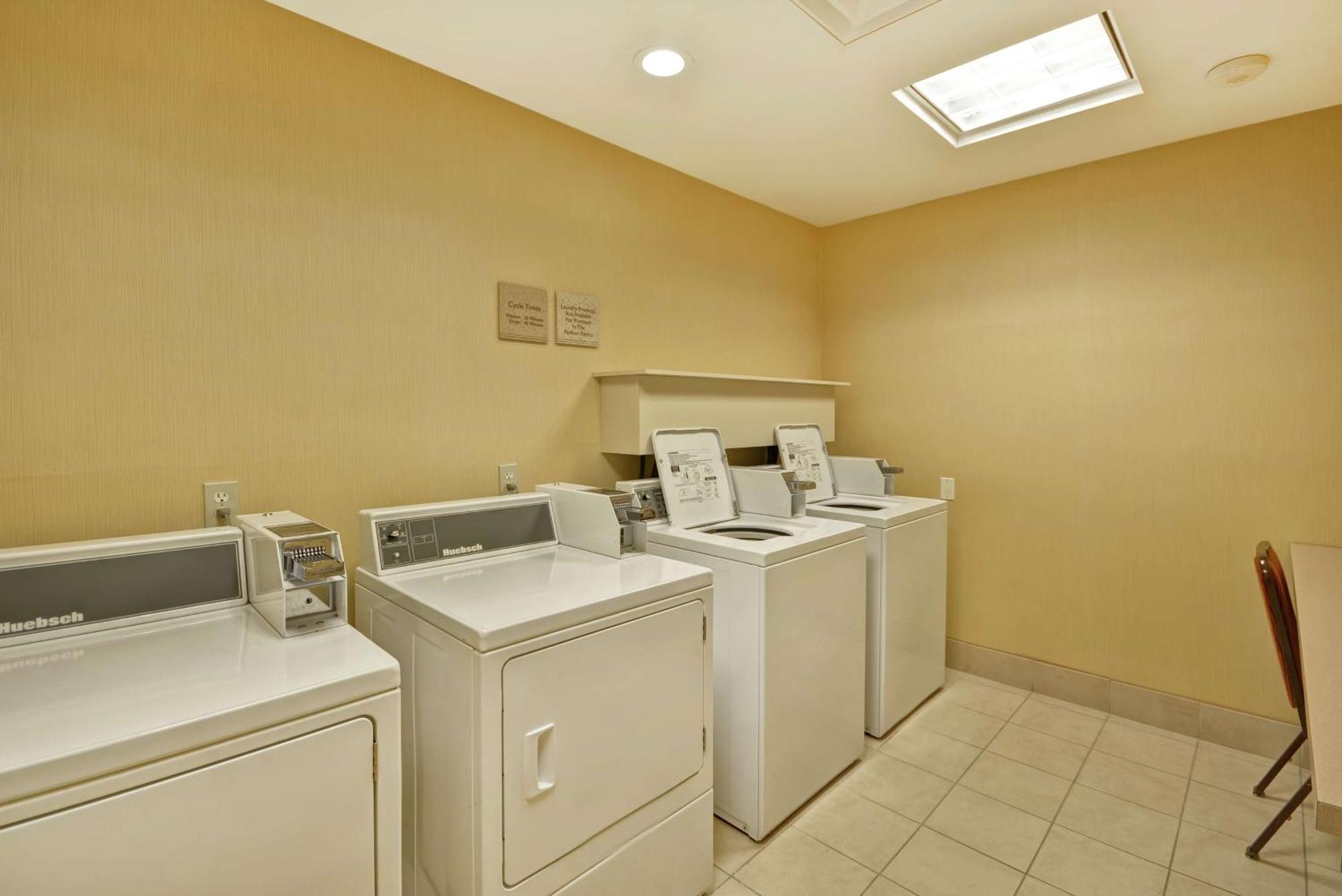 Hilton Garden Inn Riverhead Esterno foto